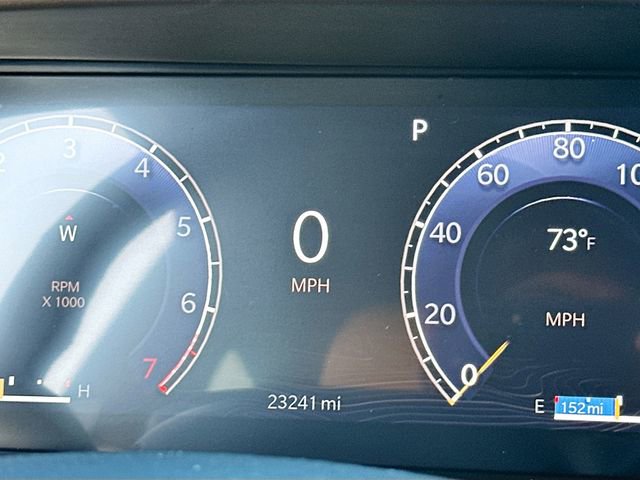 Used 2025 Jeep Grand Cherokee Limited w/ Luxury Tech Group II image 12