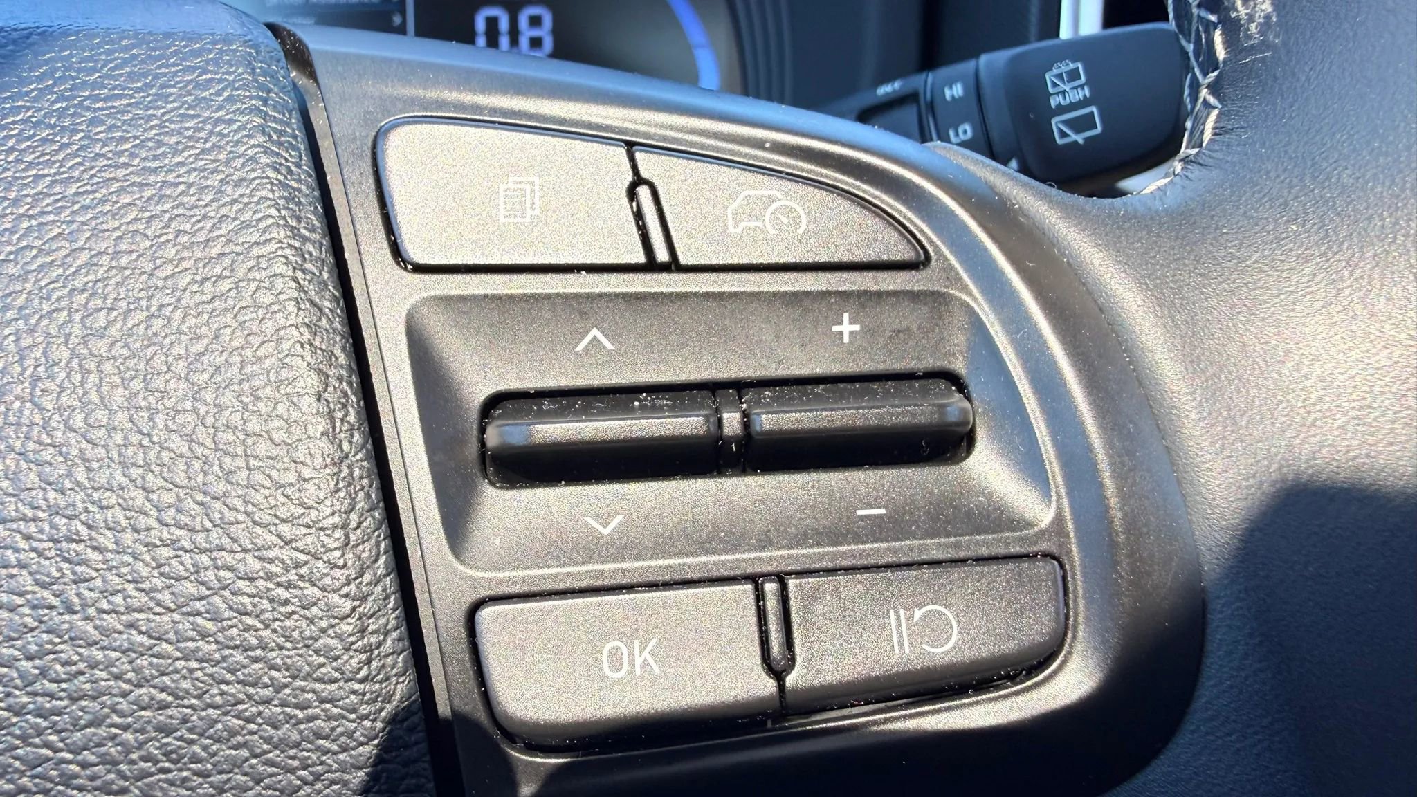 Used 2025 Hyundai Venue SEL image 20