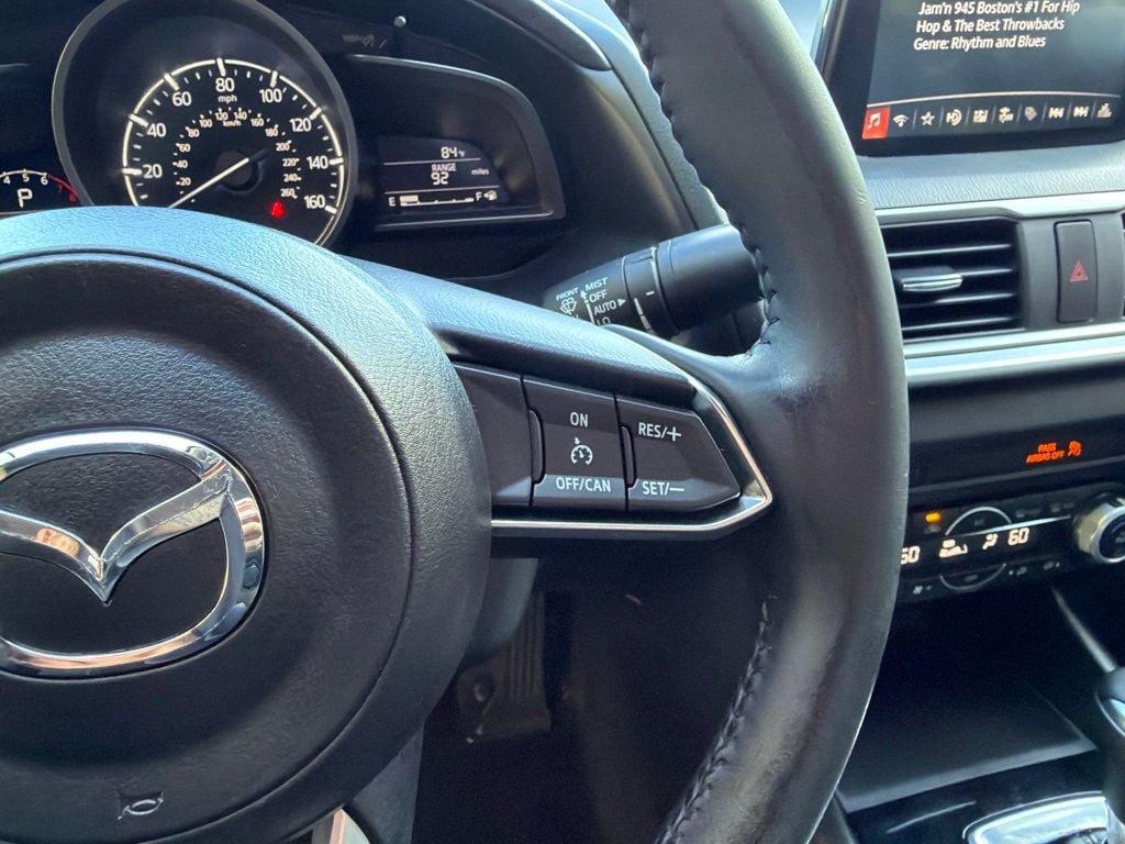 Used 2018 MAZDA MAZDA3 Touring FWD image 17