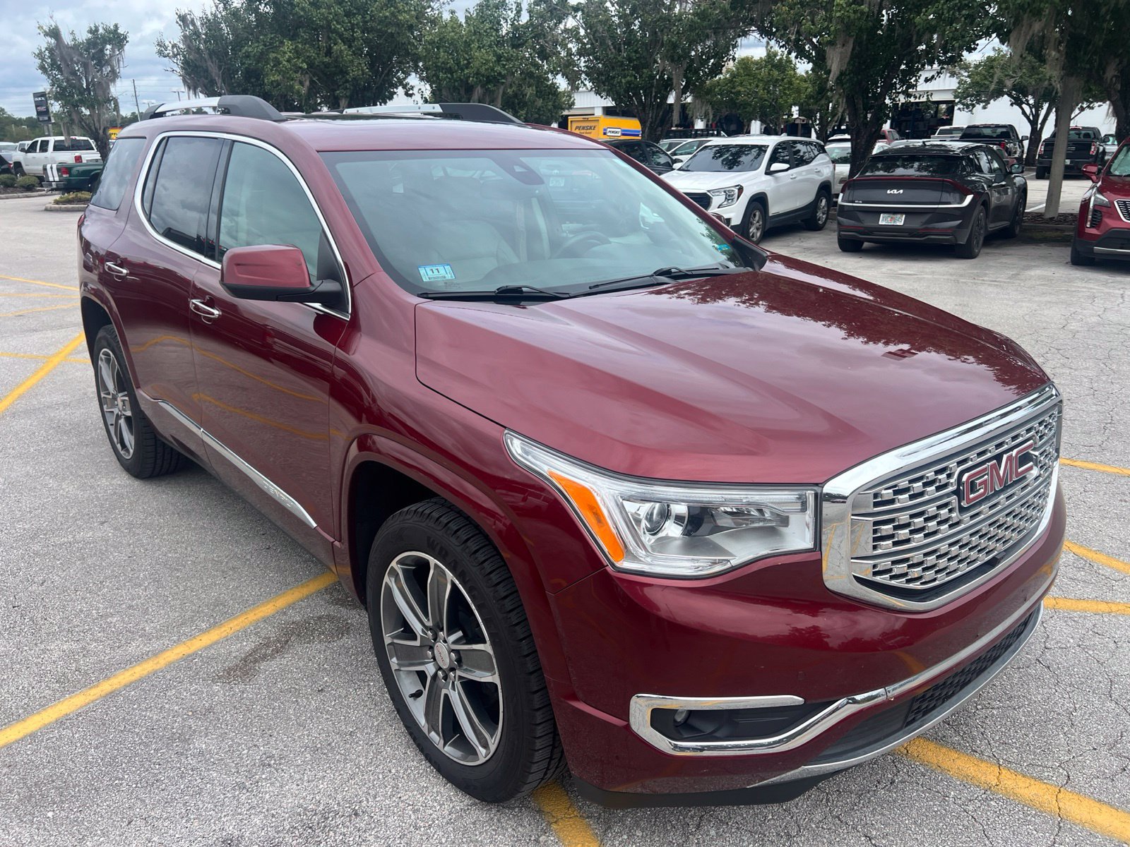 Used 2017 GMC Acadia Denali w/ Technology Package AWD/4WD image 2