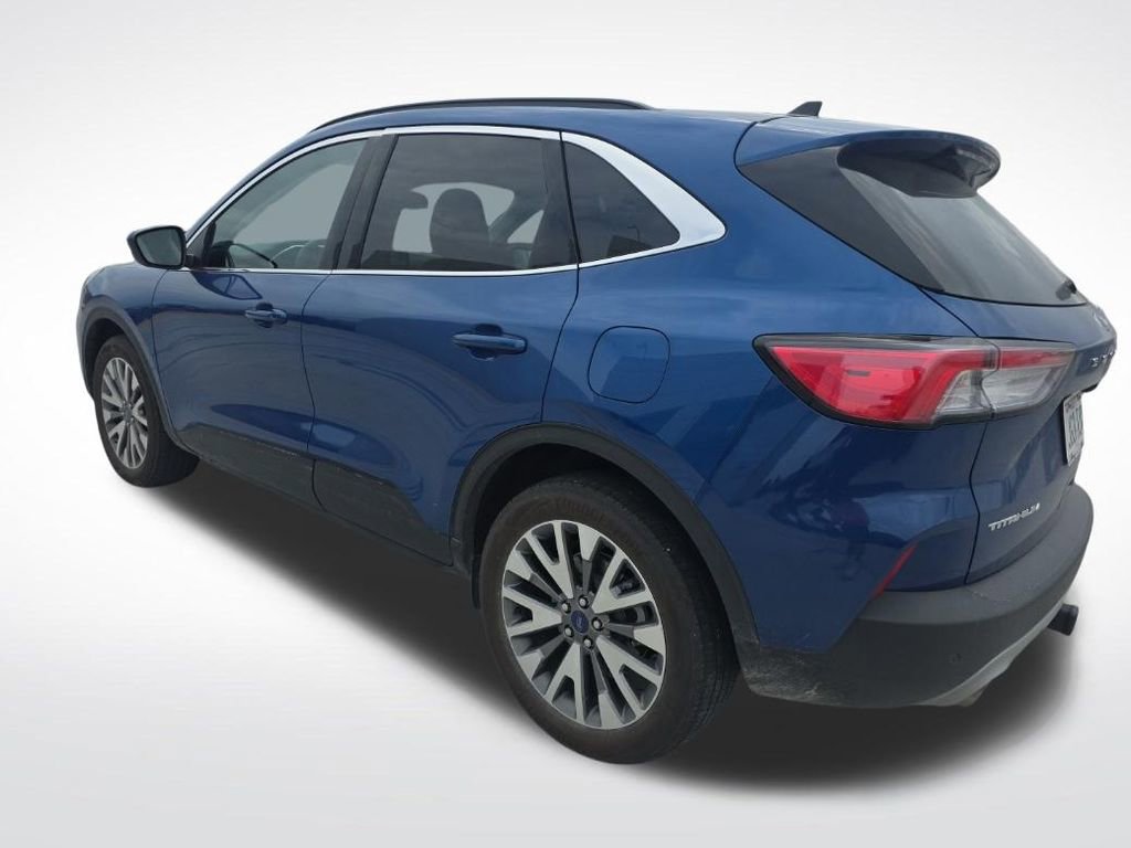 Used 2022 Ford Escape Titanium w/ Class II Trailer Tow Package image 4