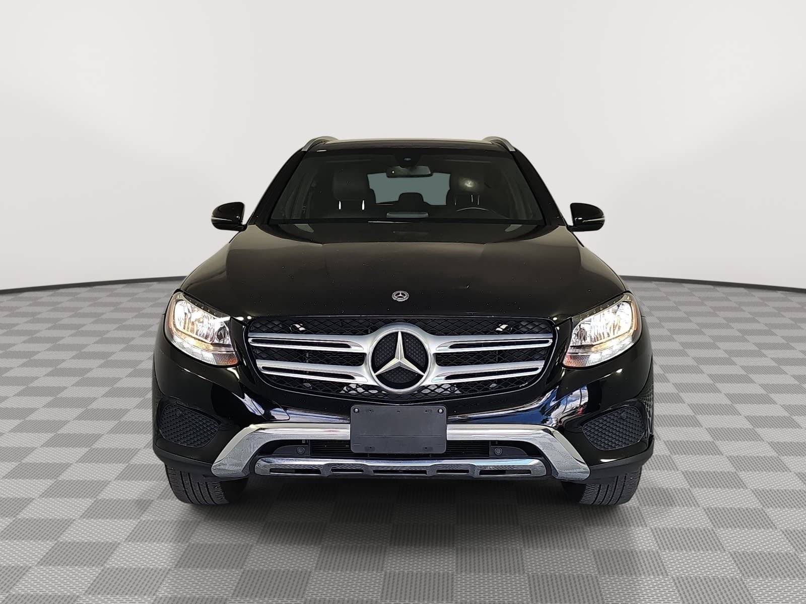 Used 2017 Mercedes-Benz GLC 300 4MATIC image 3