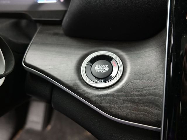 Used 2022 Jeep Grand Cherokee L Limited w/ Luxury Tech Group II image 25