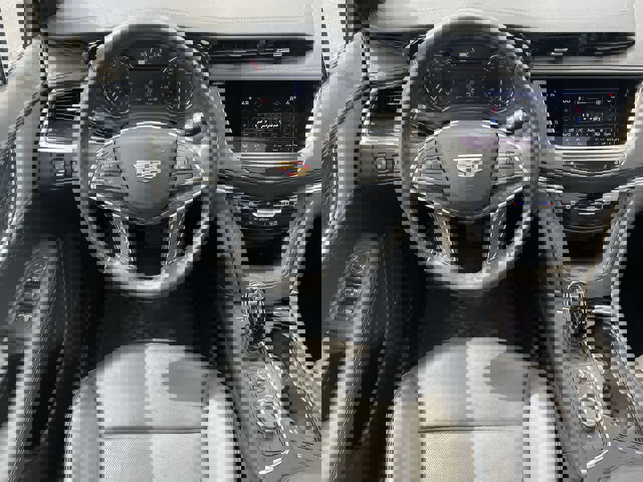 Used 2023 Cadillac XT5 Premium Luxury image 11