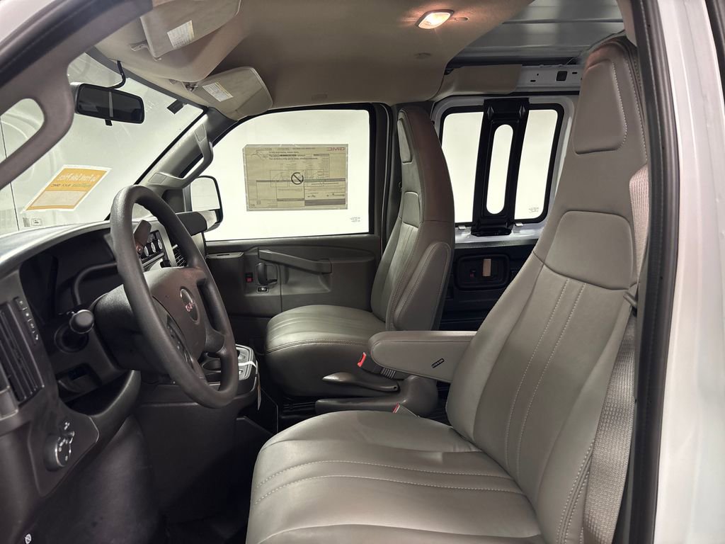 New 2026 GMC Savana 2500 RWD image 26