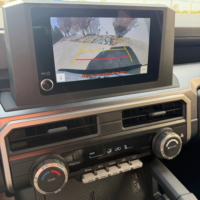 Used 2025 Toyota 4Runner SR5 AWD/4WD image 19