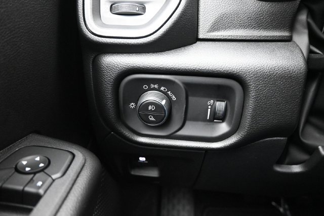 New 2027 RAM 1500 Express AWD/4WD image 15