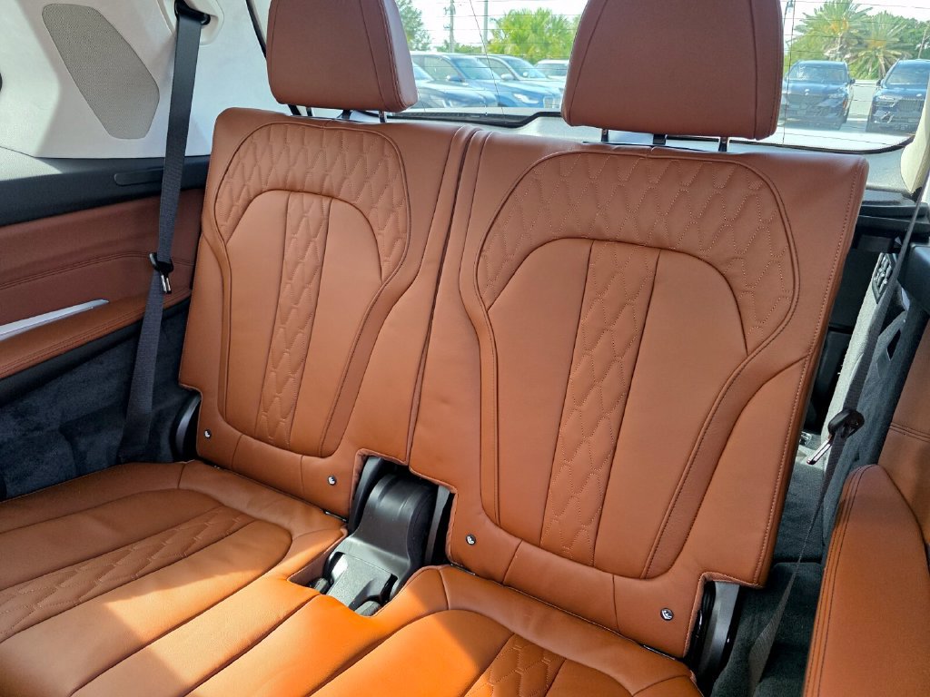 New 2027 BMW X7 M60i AWD/4WD image 13