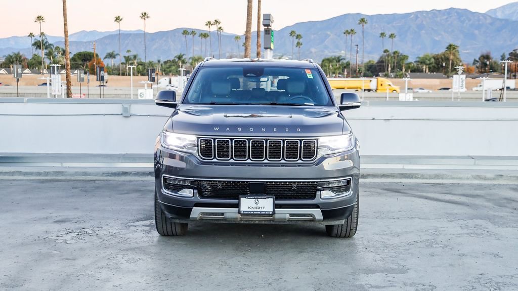 Certified 2024 Jeep Wagoneer L Series II w/ Flexible Seating Group image 3