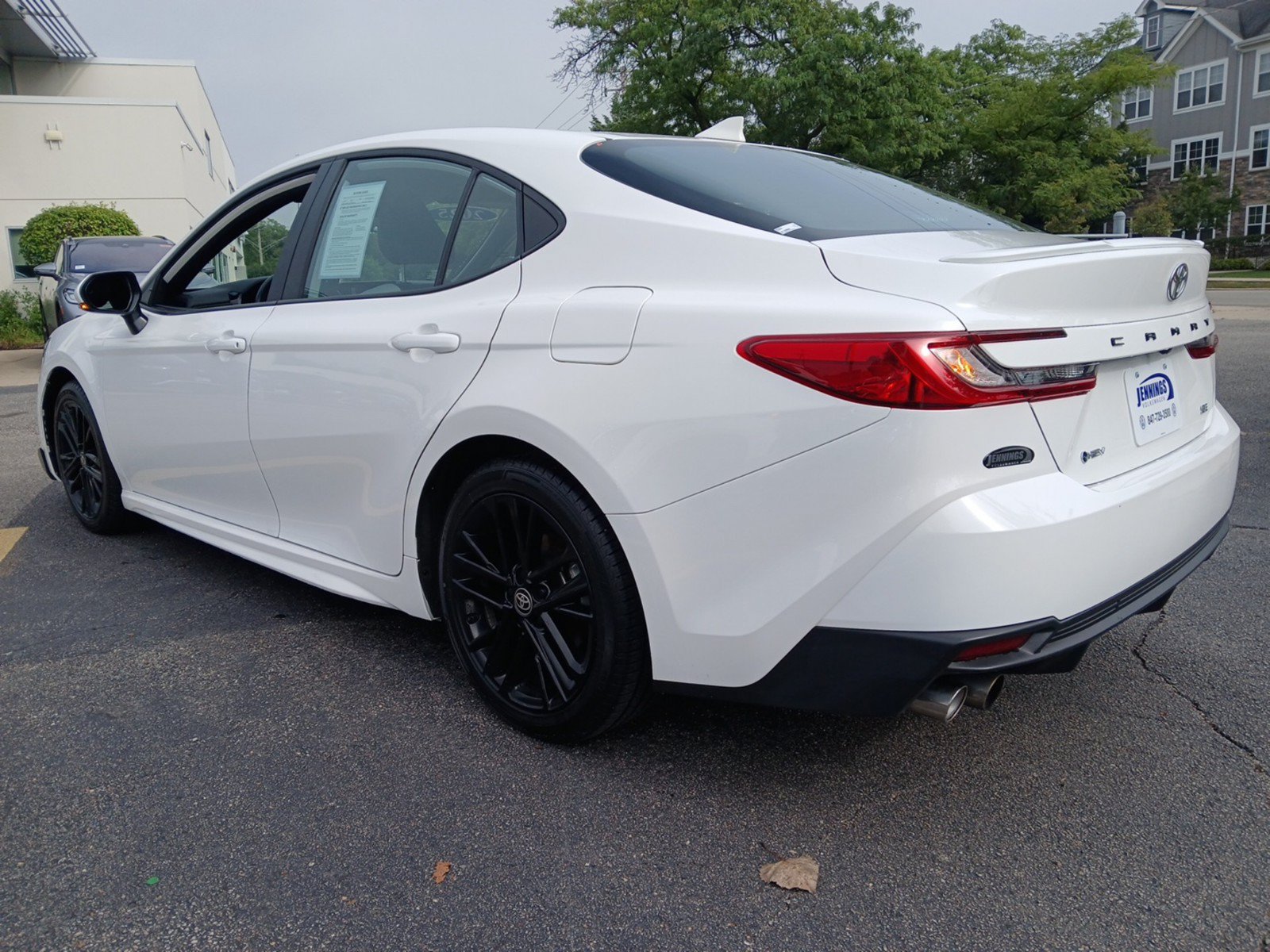 Used 2025 Toyota Camry SE FWD image 5