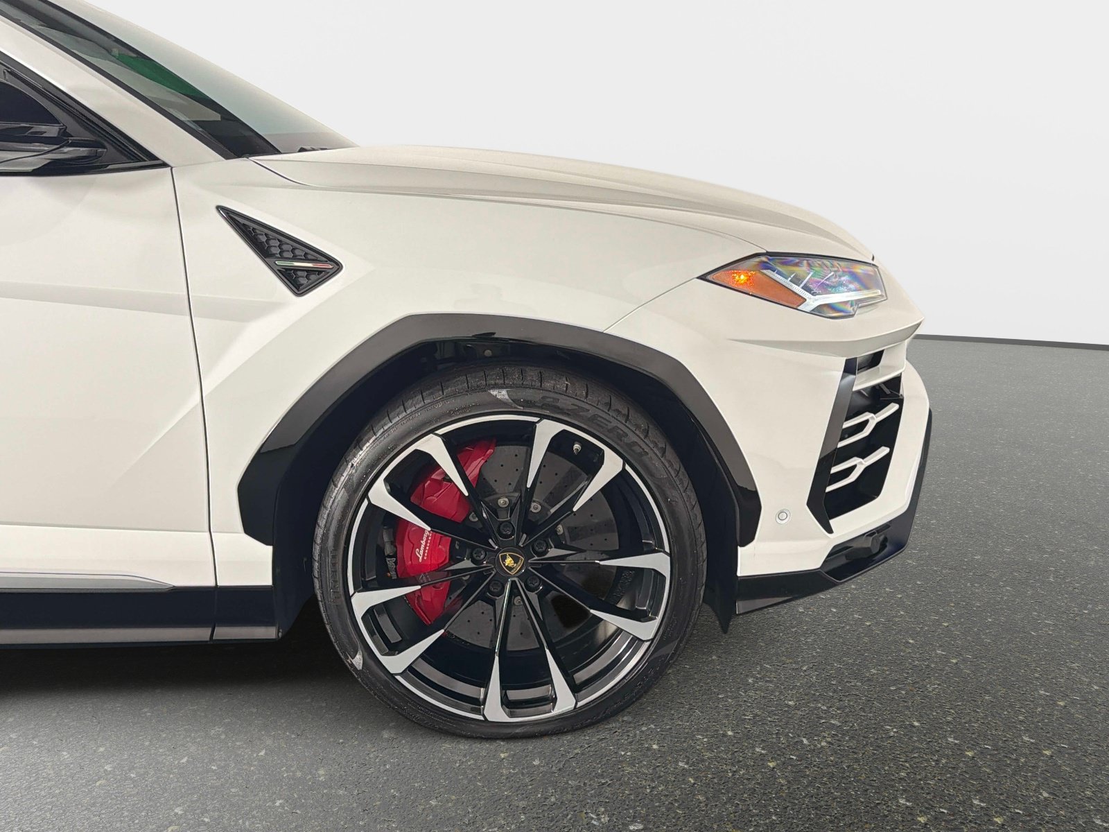 Used 2019 Lamborghini Urus AWD/4WD image 20