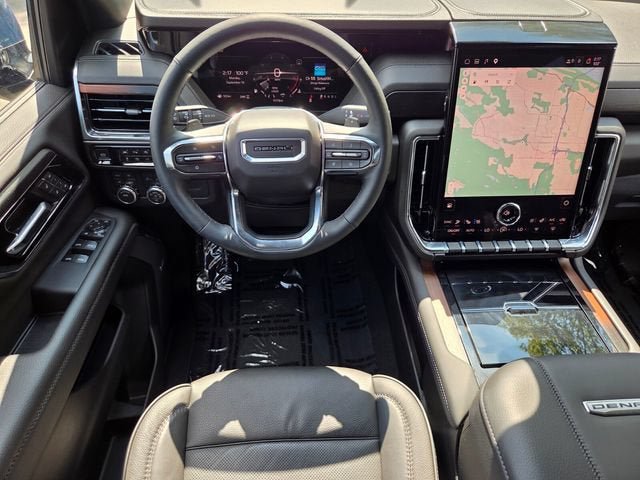 Used 2026 GMC Yukon Denali AWD/4WD image 16