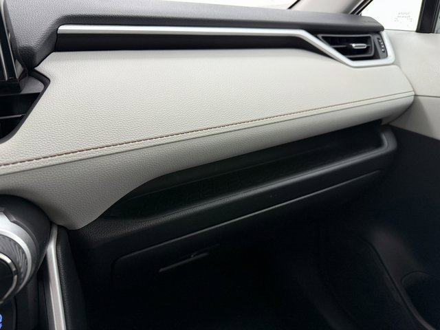 Used 2022 Toyota RAV4 XLE Premium image 23