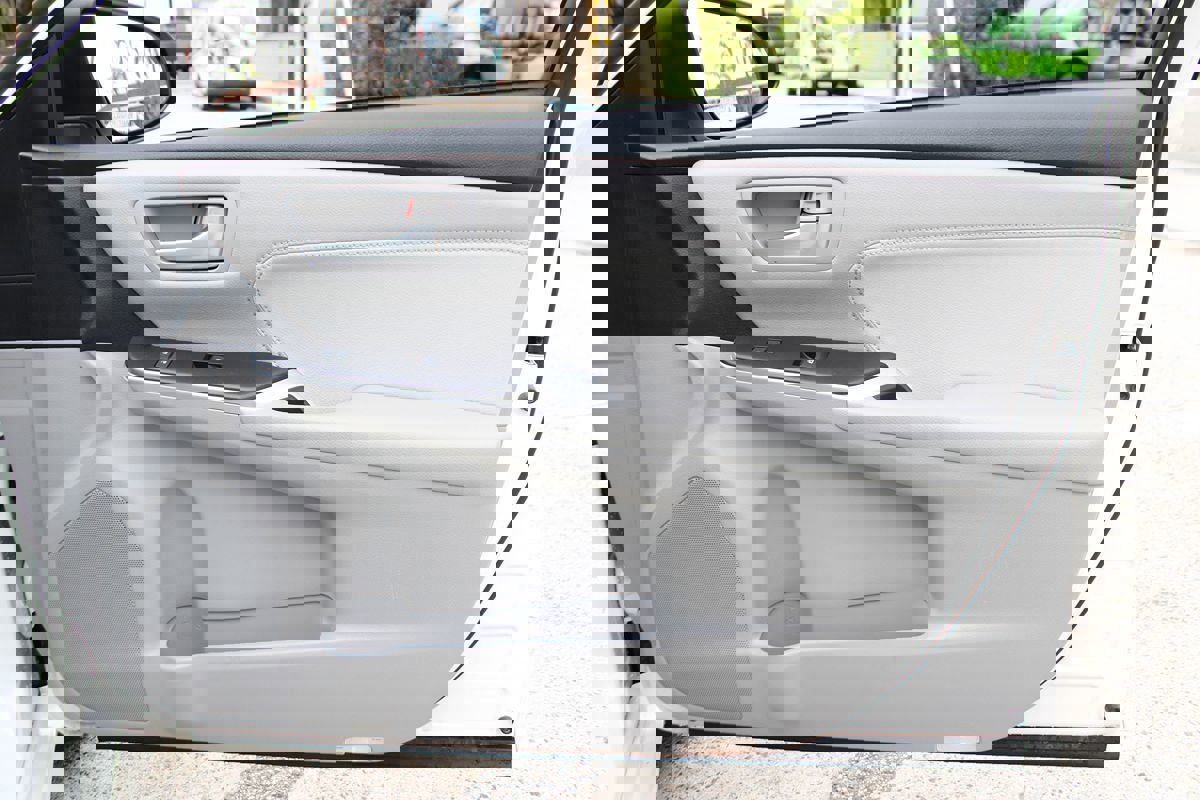 Used 2015 Toyota Camry XLE FWD image 45