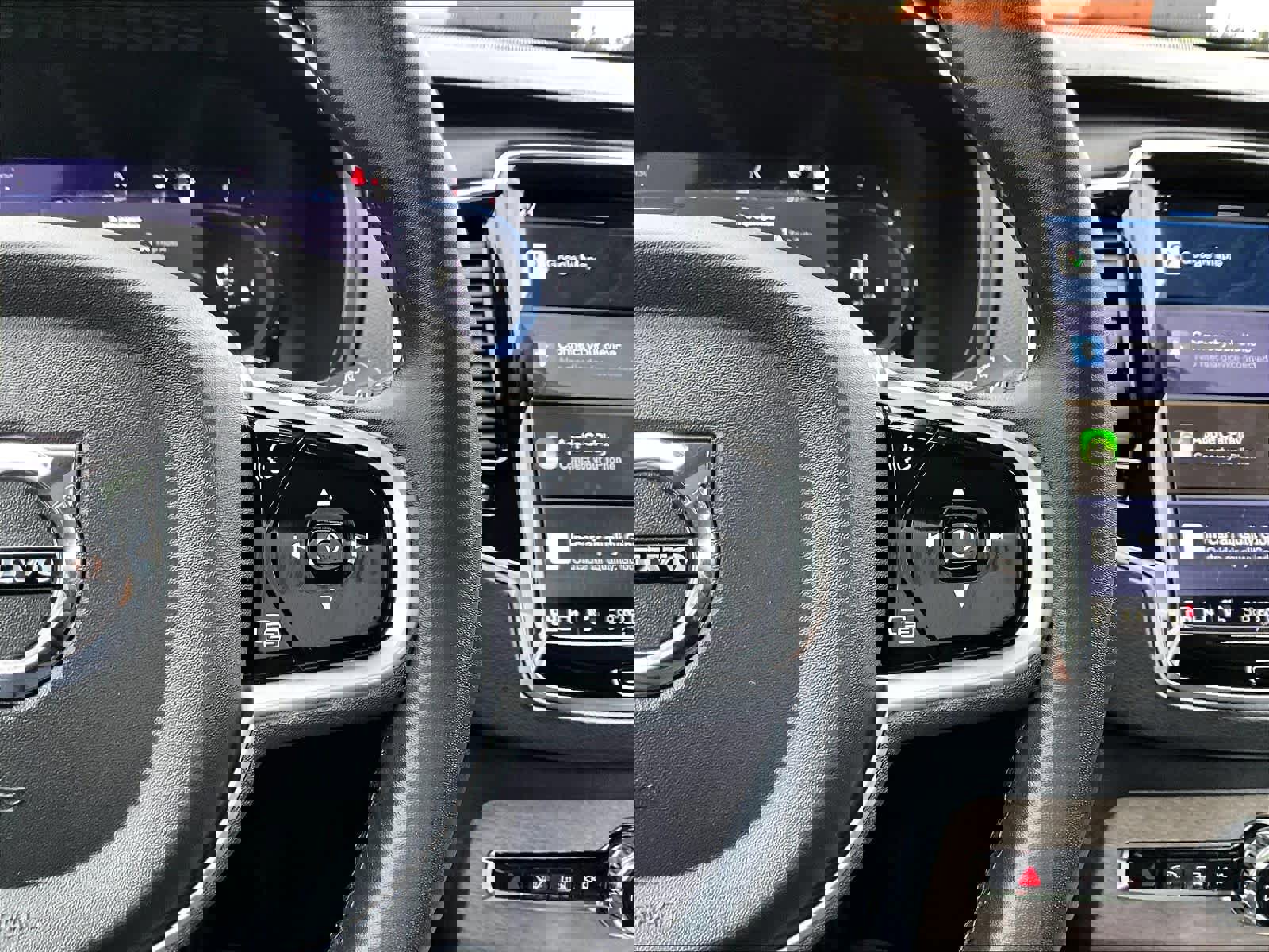 Used 2023 Volvo XC90 B6 Ultimate w/ Protection Package Premier image 21