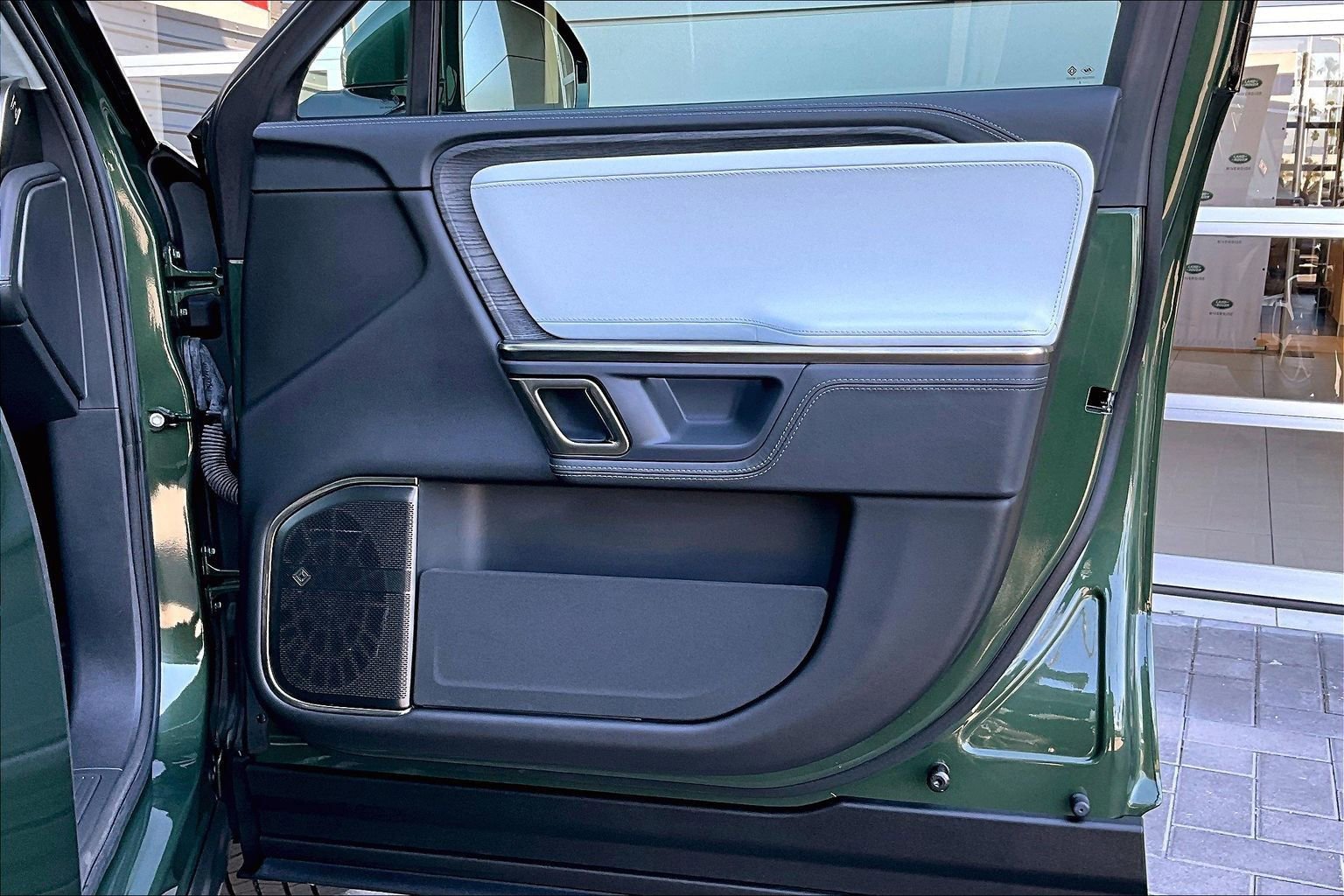 Used 2024 Rivian R1S Adventure AWD/4WD image 24
