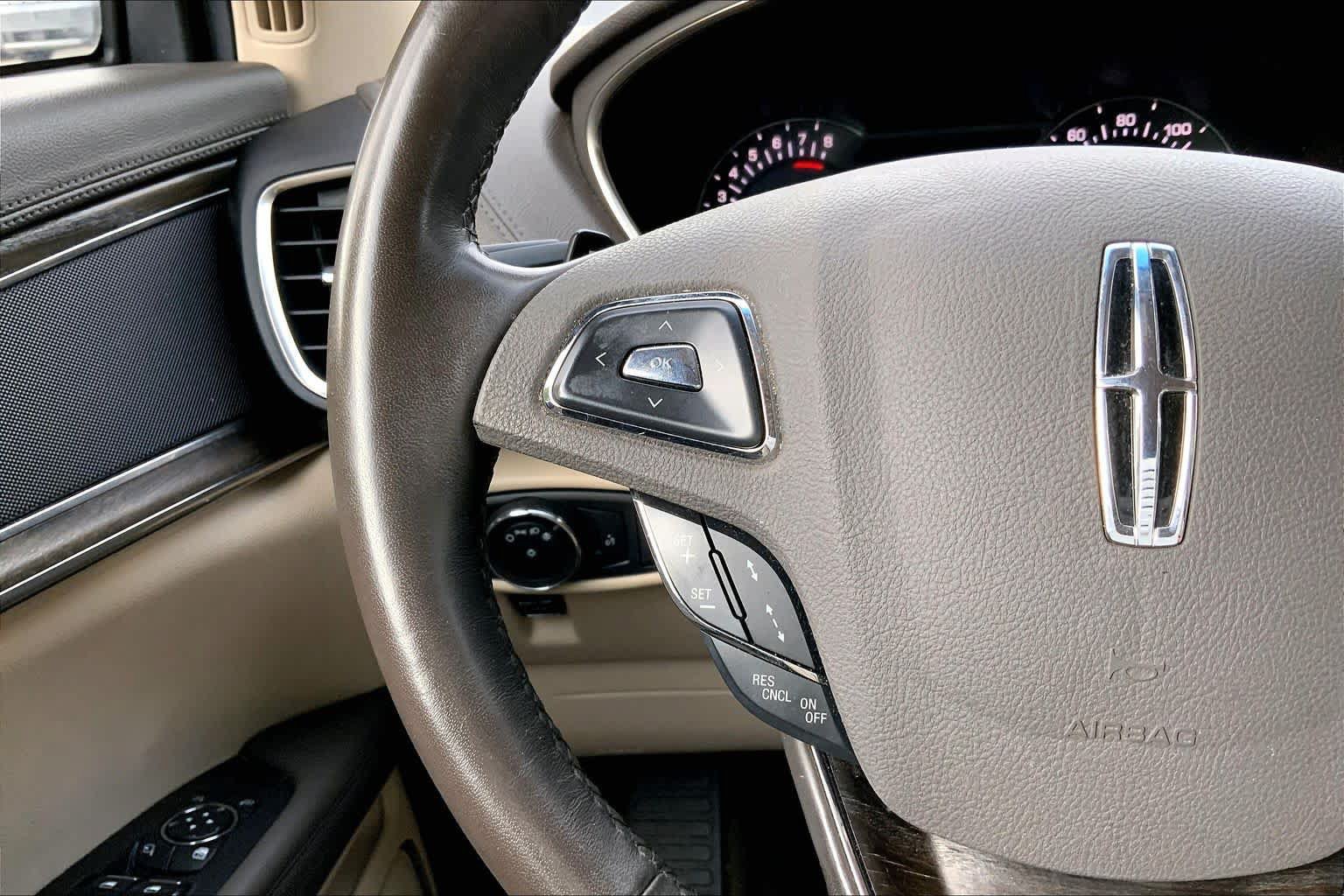 Used 2018 Lincoln MKX Reserve w/ Driver Assistance Package FWD image 23