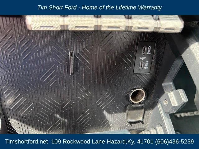 Used 2024 Toyota Tacoma SR5 AWD/4WD image 16