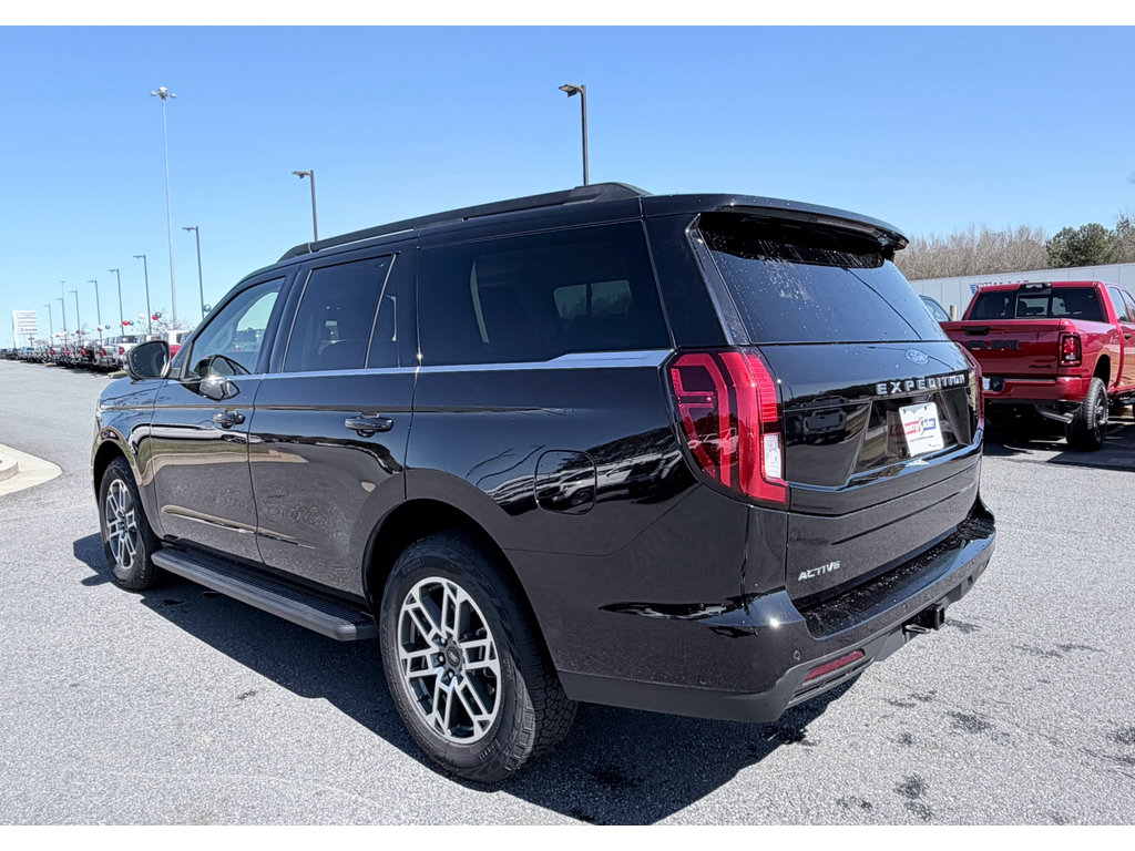 Used 2025 Ford Expedition Active AWD/4WD image 7