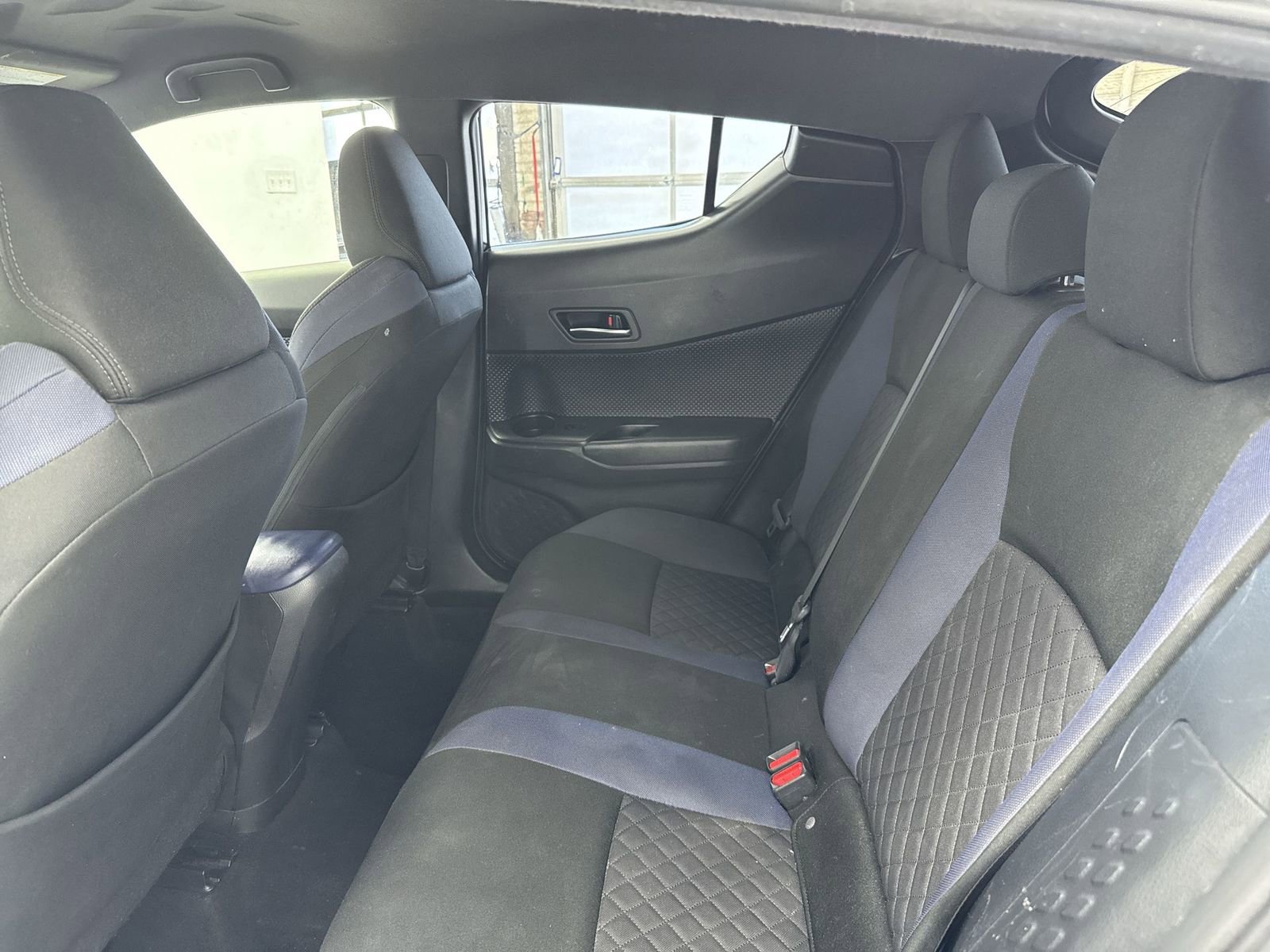 Used 2021 Toyota C-HR XLE image 29