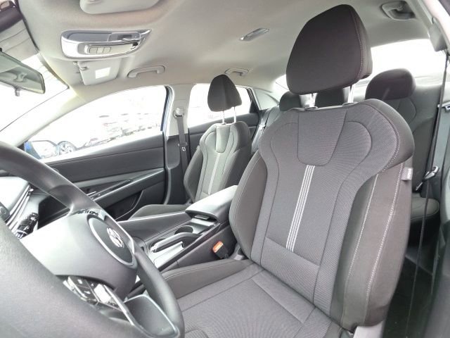 Certified 2023 Hyundai Elantra SE image 5