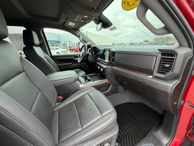 Used 2025 GMC Sierra 2500 SLT w/ SLT Premium Package AWD/4WD image 24