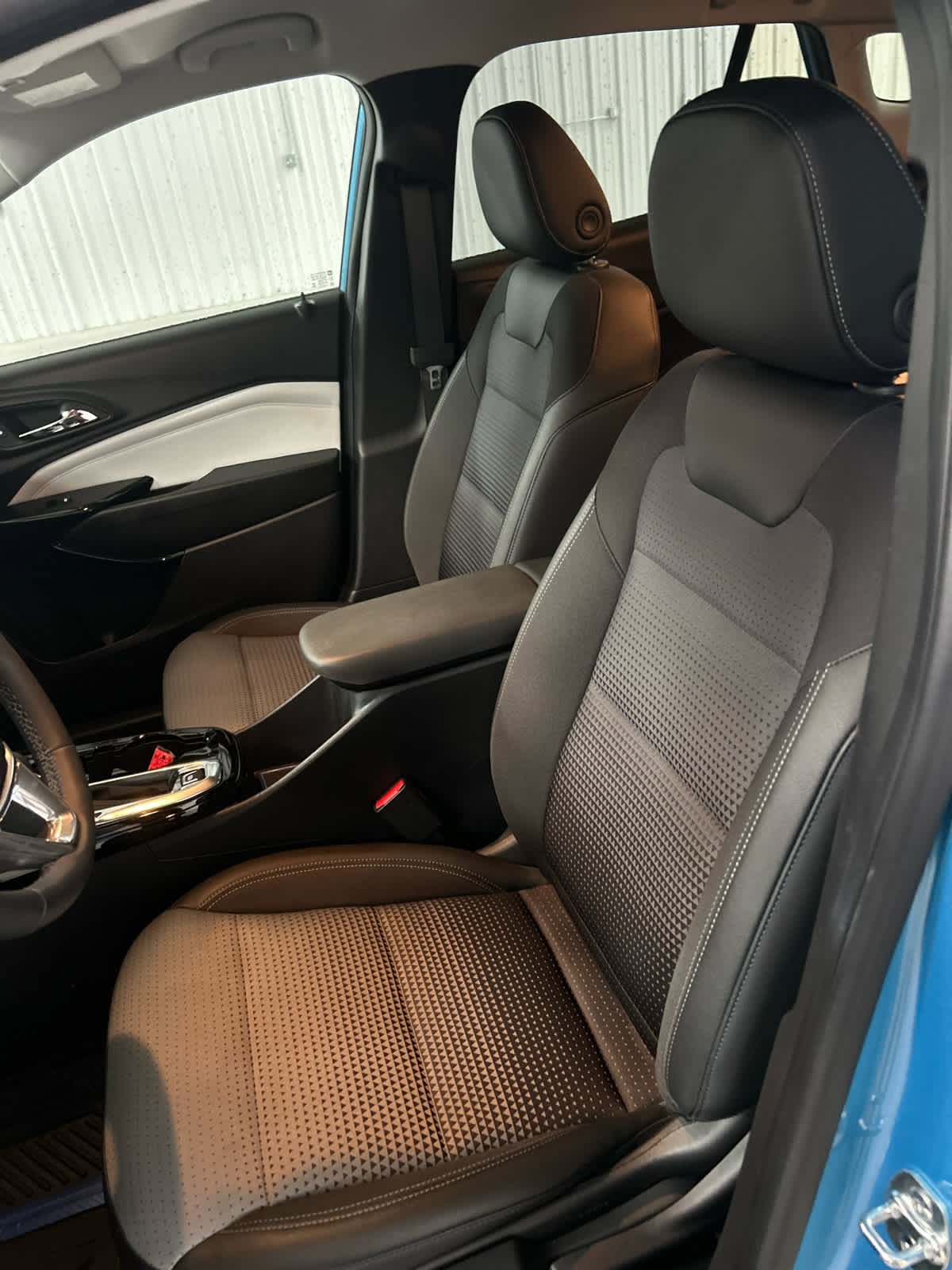 Used 2025 Chevrolet Trax LT w/ Driver Confidence Package image 14