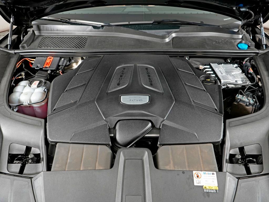 Certified 2023 Porsche Cayenne image 42