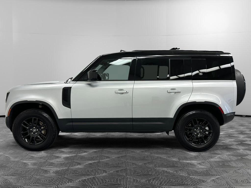 Used 2023 Land Rover Defender 110 SE AWD/4WD image 3