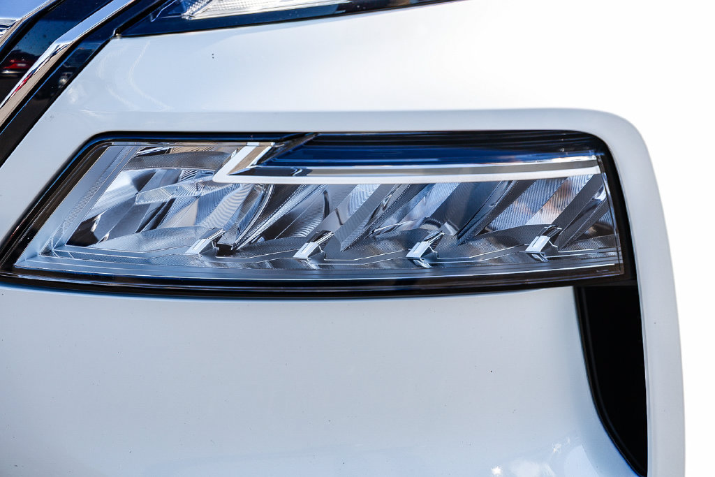 Used 2023 Nissan Rogue SV FWD image 9