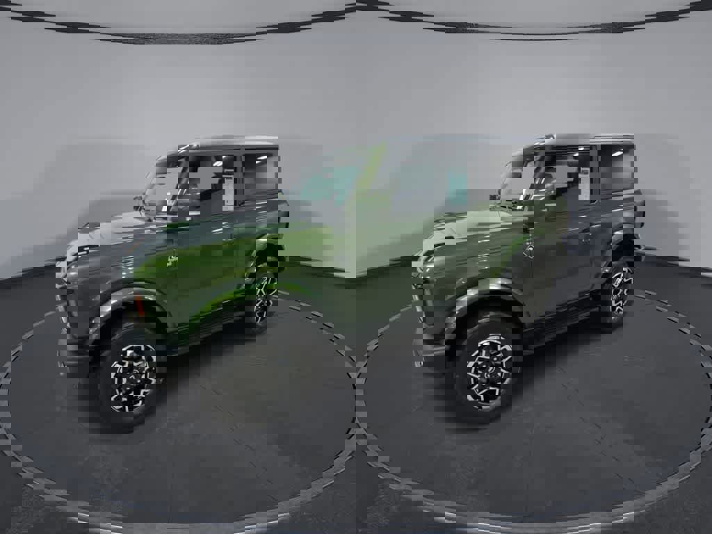 Used 2023 Ford Bronco Outer Banks image 4
