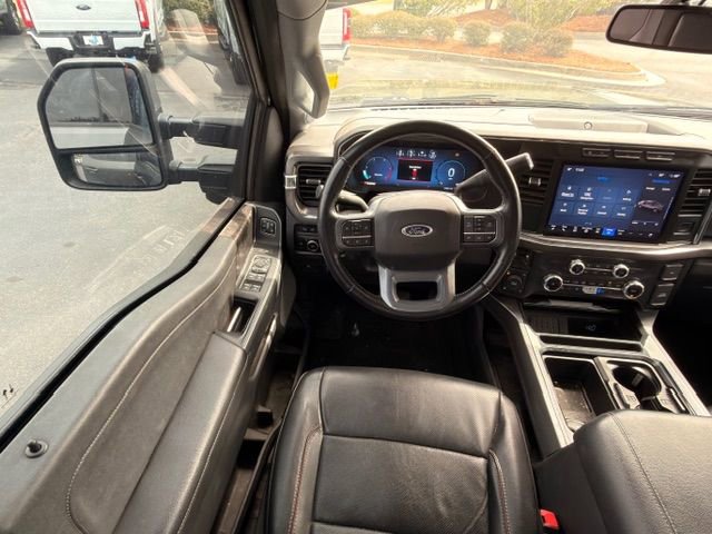 Used 2023 Ford F350 Lariat image 3
