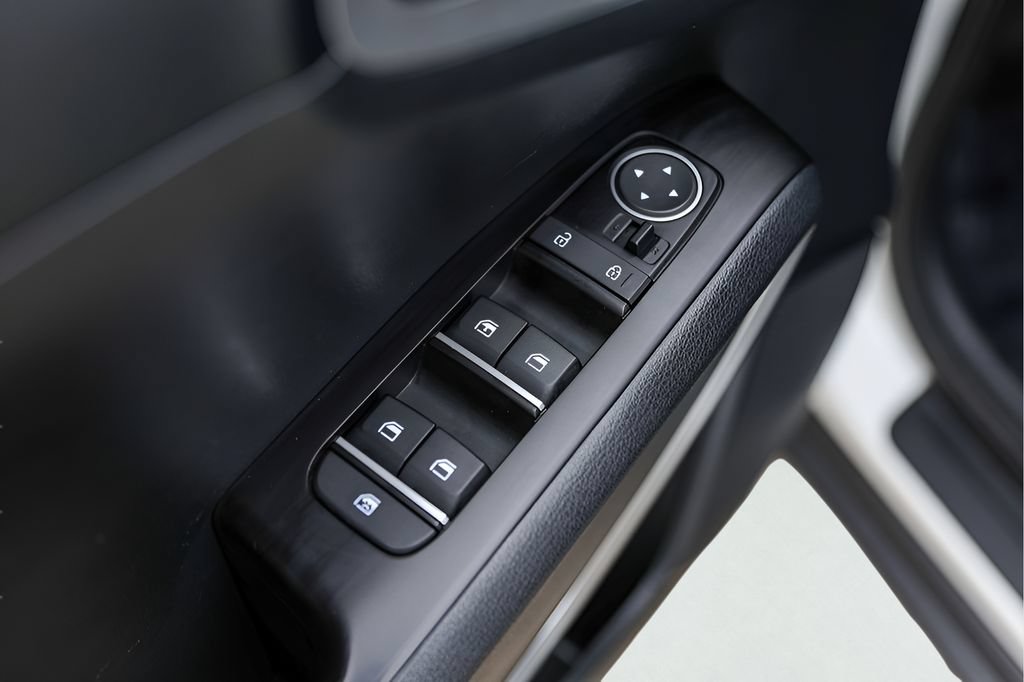 Used 2023 Kia Soul LX w/ LX Technology Package FWD image 24