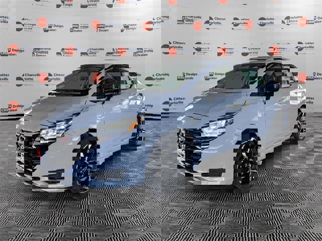 New 2025 Nissan Versa SR w/ Trunk Package