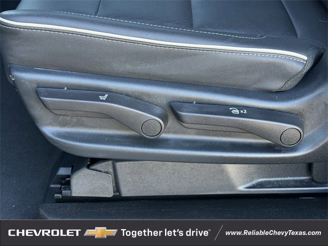 Used 2023 Chevrolet Suburban Premier image 31