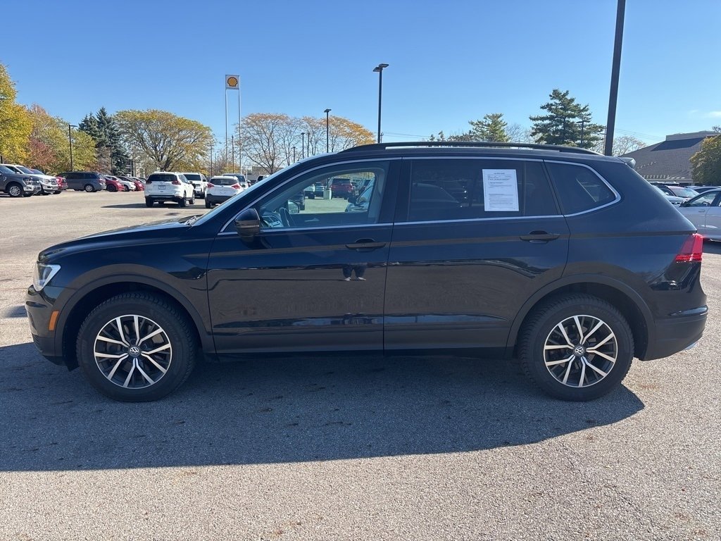 Used 2019 Volkswagen Tiguan SE w/ Panoramic Sunroof Package image 8