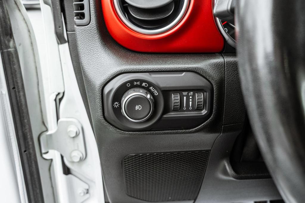 Used 2021 Jeep Wrangler Rubicon w/ Uconnect 4C Nav & Sound Group AWD/4WD image 16