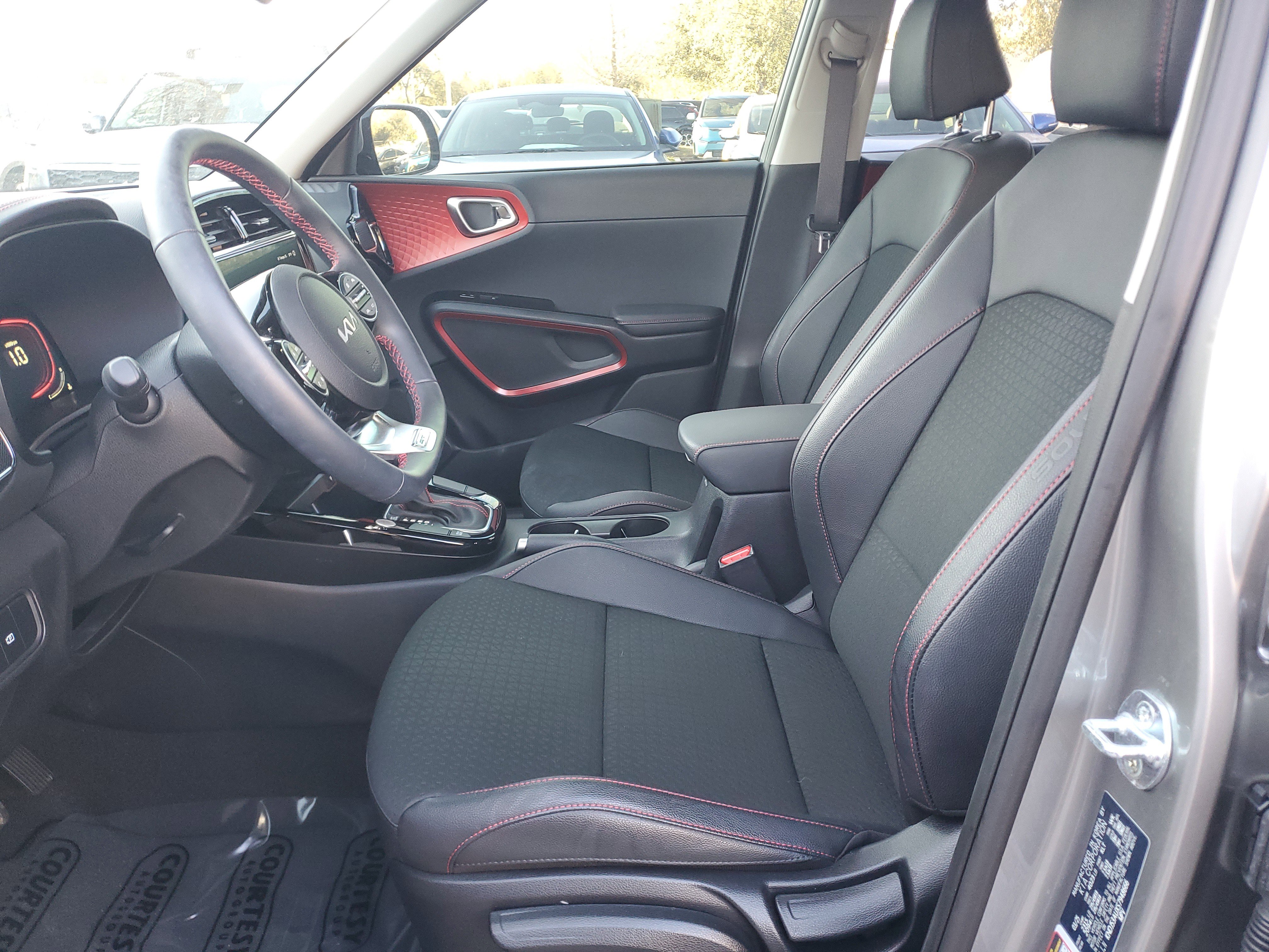 Used 2025 Kia Soul GT-Line image 21