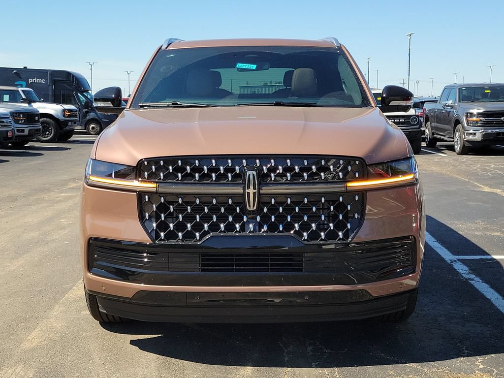 New 2026 Lincoln Navigator Black Label AWD/4WD image 2