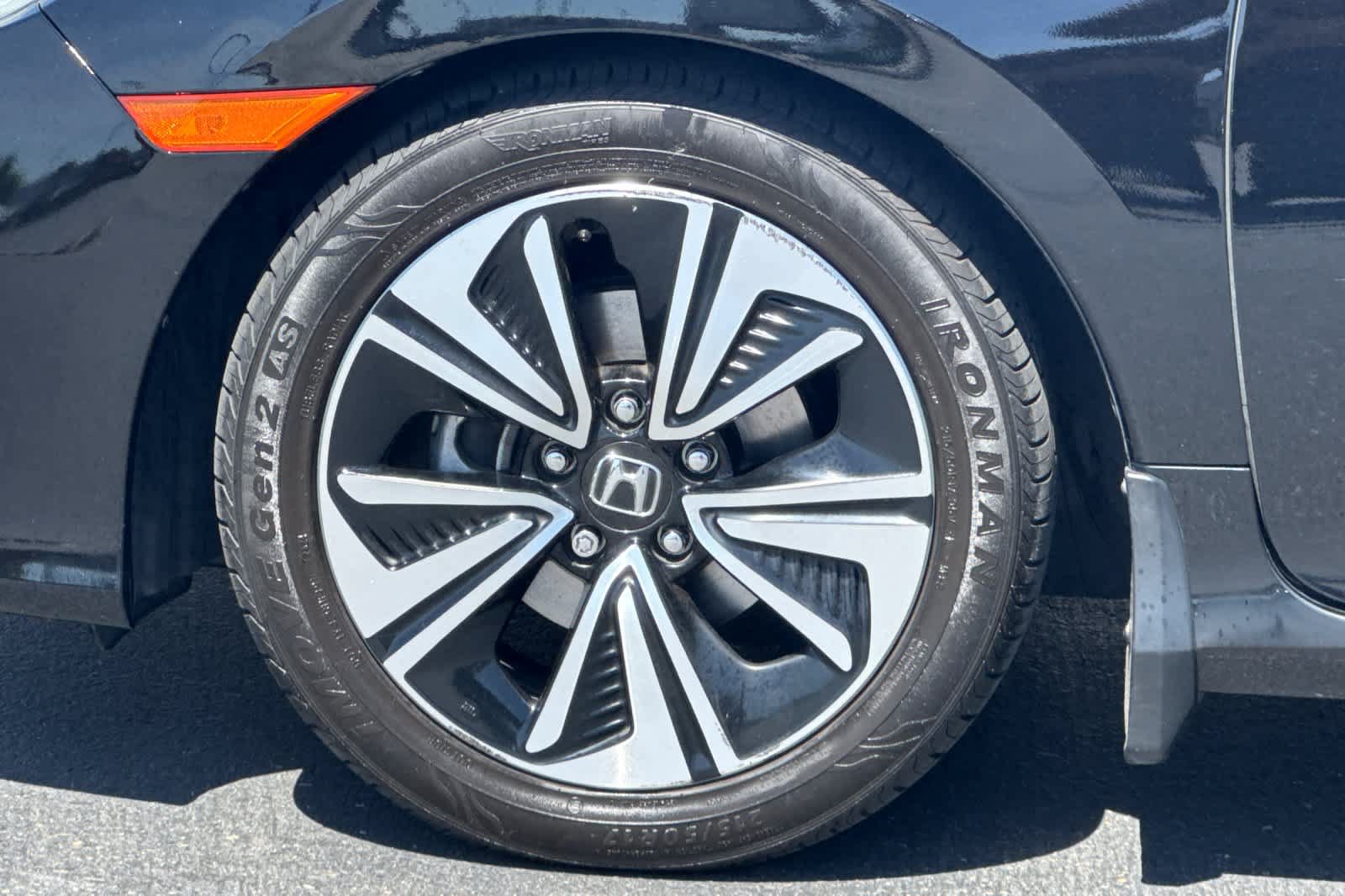 Used 2018 Honda Civic EX-L image 29