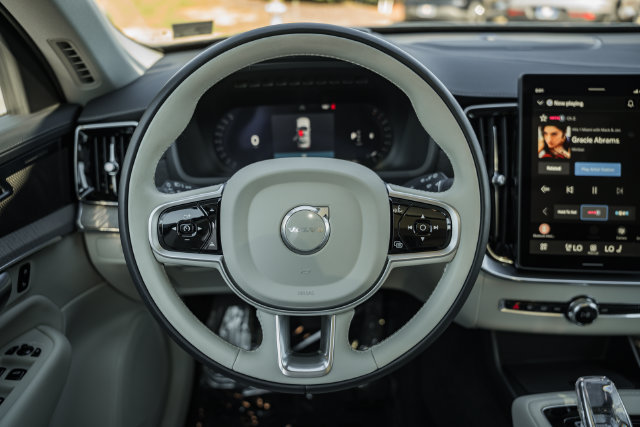 Certified 2026 Volvo XC90 B6 Ultra AWD/4WD image 30