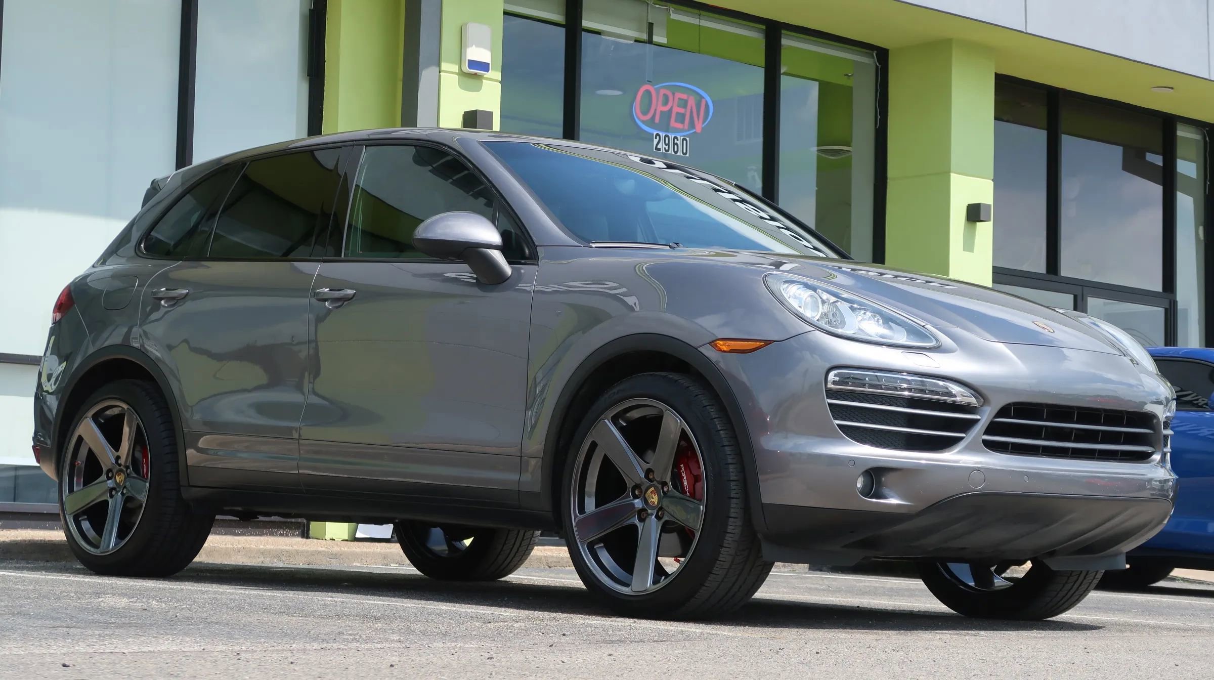 Used 2011 Porsche Cayenne S AWD/4WD image 6