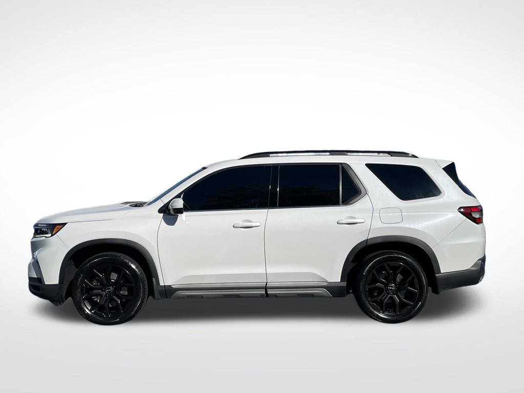 Certified 2025 Honda Pilot Touring image 2