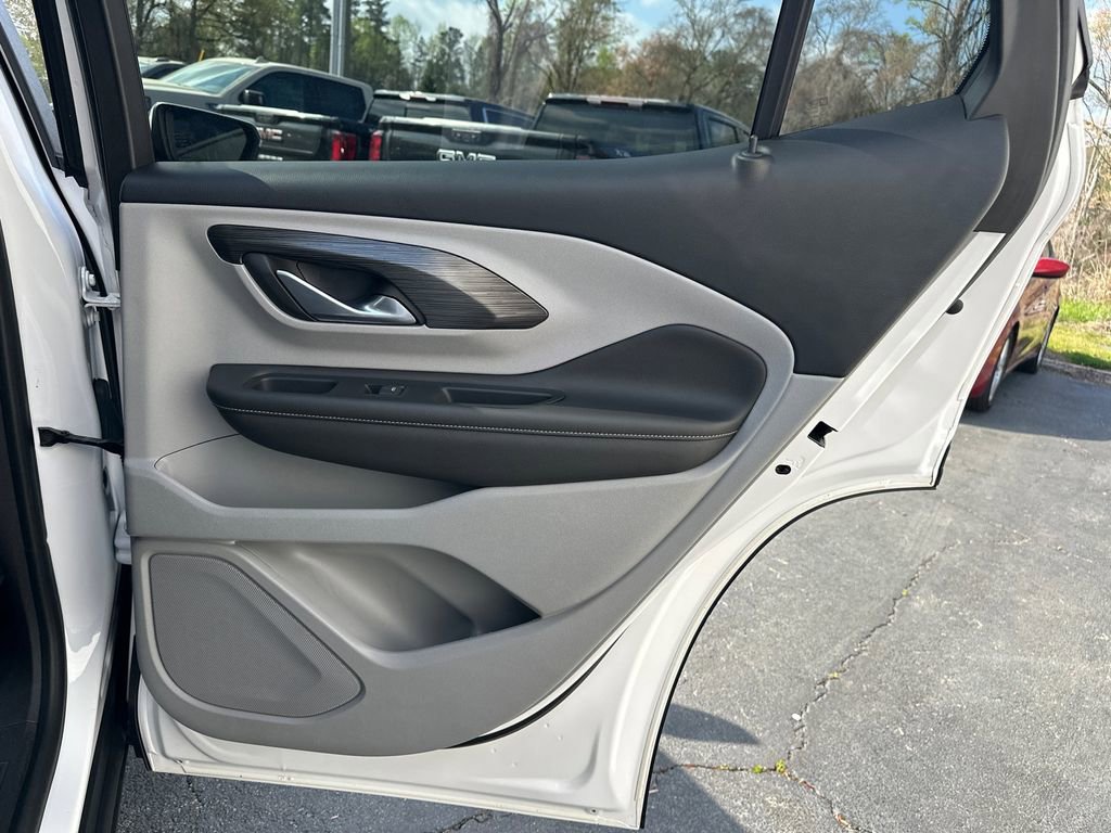 Used 2022 GMC Terrain SLE w/ Driver Convenience Package image 17