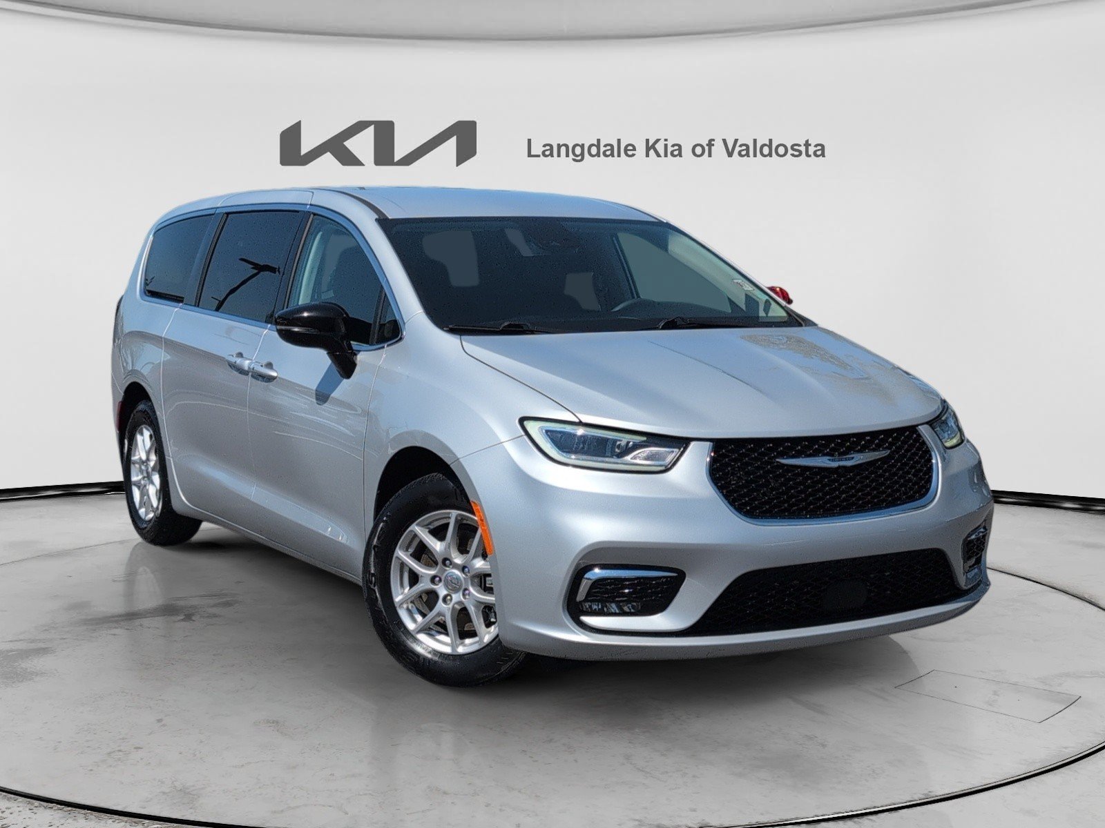 Used 2024 Chrysler Pacifica Touring-L