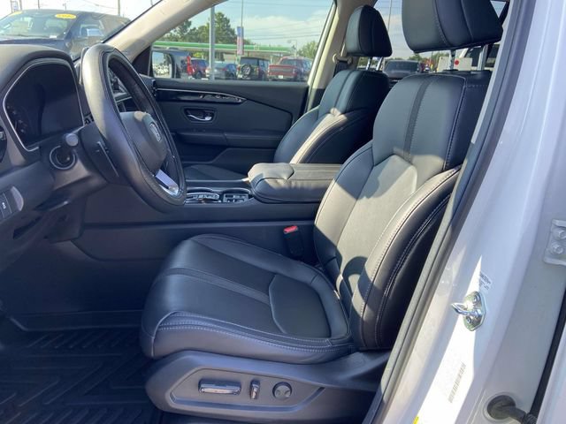 Used 2025 Honda Pilot Touring image 15