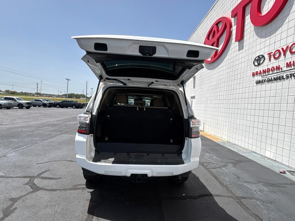 Used 2024 Toyota 4Runner SR5 Premium w/ Moonroof Package AWD/4WD image 30