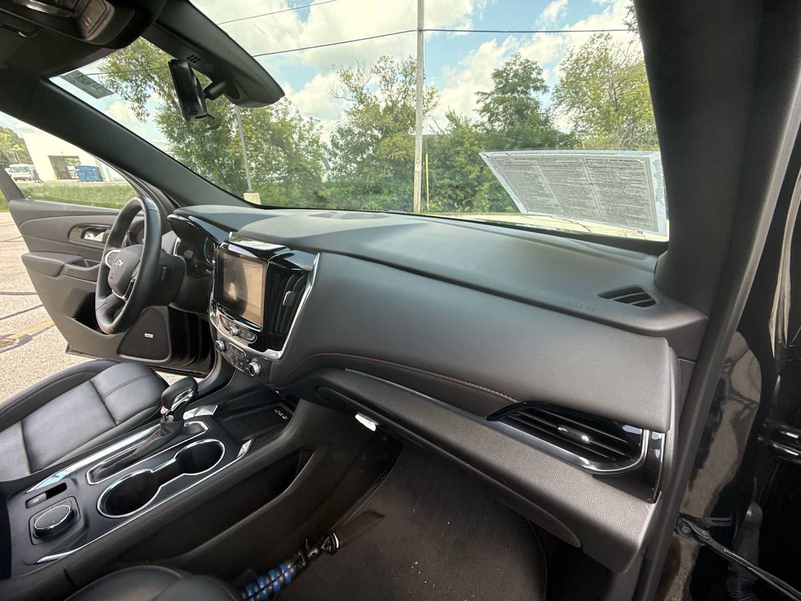 Used 2023 Chevrolet Traverse RS AWD/4WD image 30