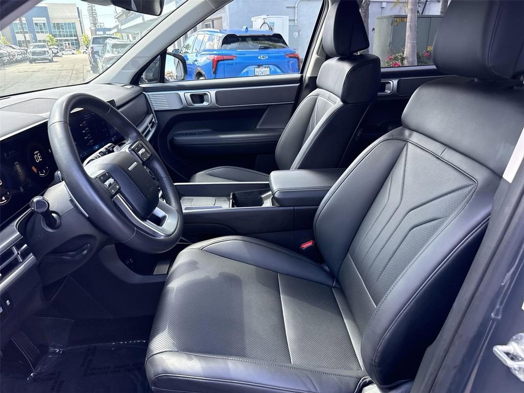 Used 2025 Hyundai Santa Fe SEL AWD/4WD image 17