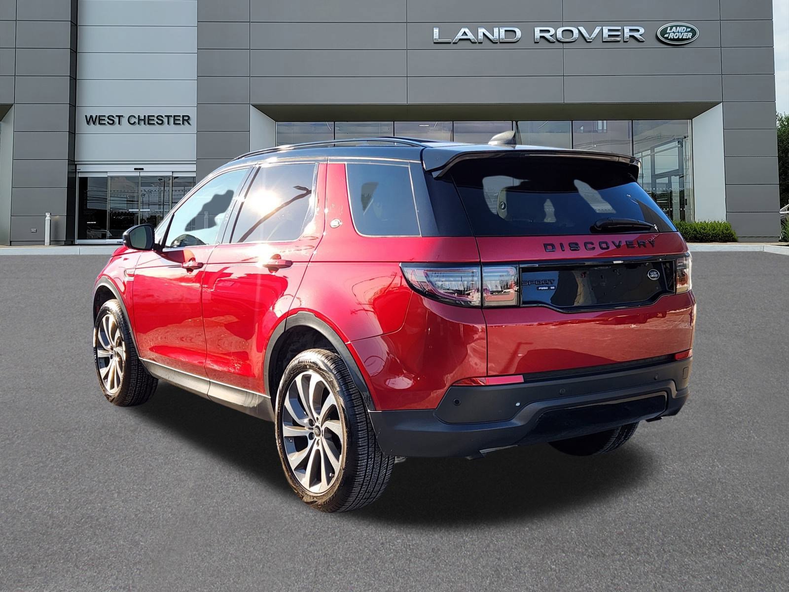 Used 2020 Land Rover Discovery Sport SE image 3